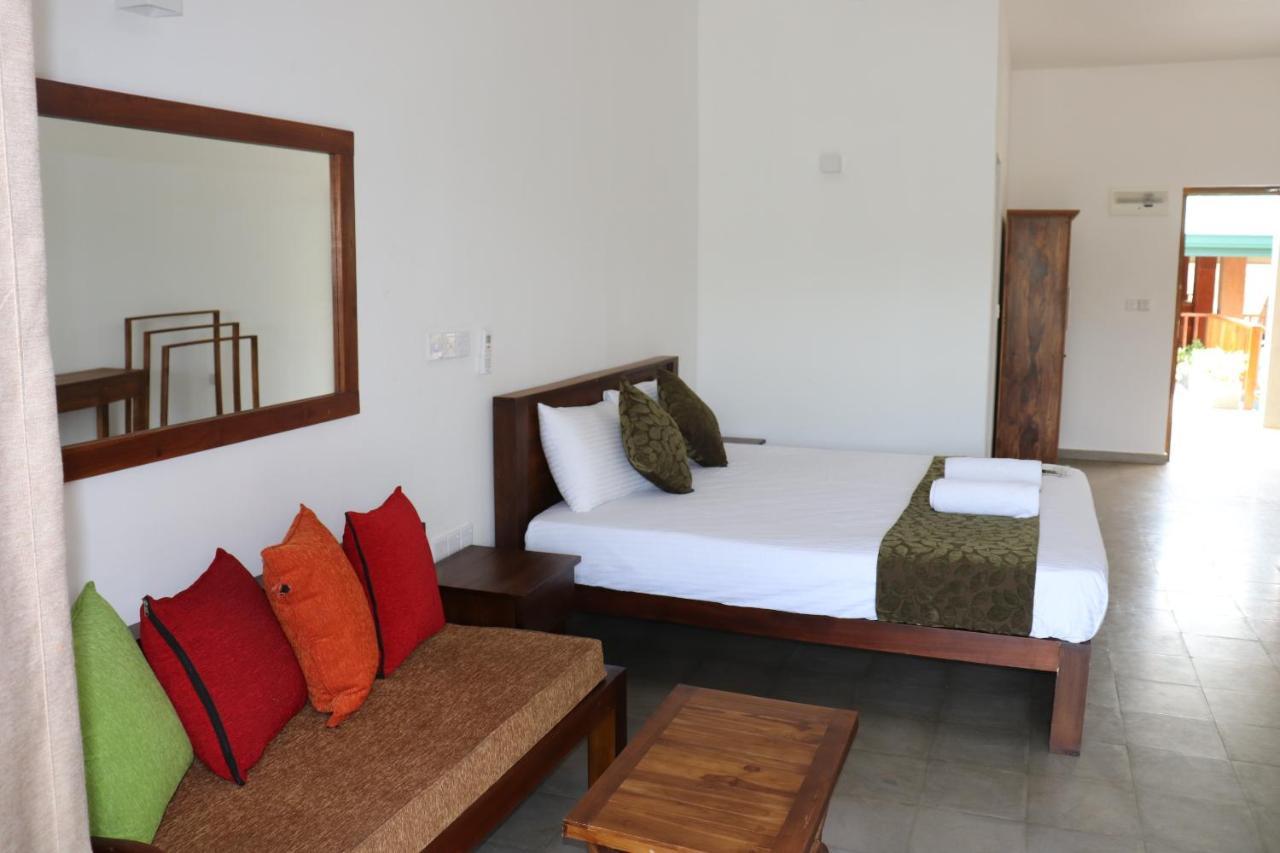 Kayjay Wild Wilpattu Hotel Buitenkant foto