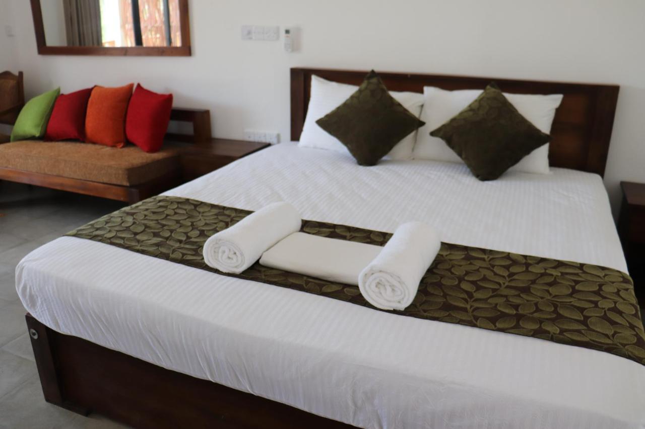 Kayjay Wild Wilpattu Hotel Buitenkant foto