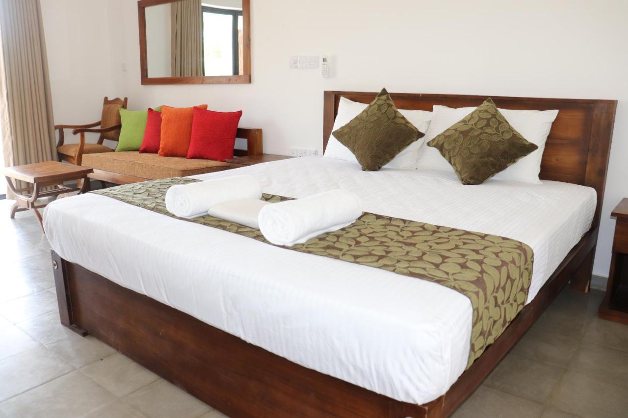 Kayjay Wild Wilpattu Hotel Buitenkant foto